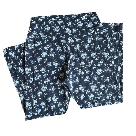 Victoria's Secret Pink Floral Leggings with pockets - Picture 4 of 7